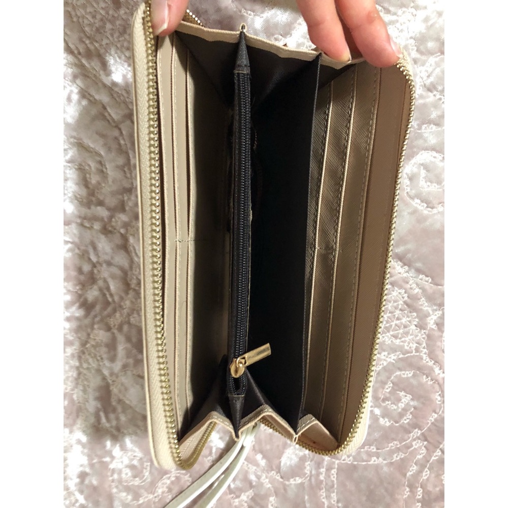 Wristlet! - Picture 2 of 2